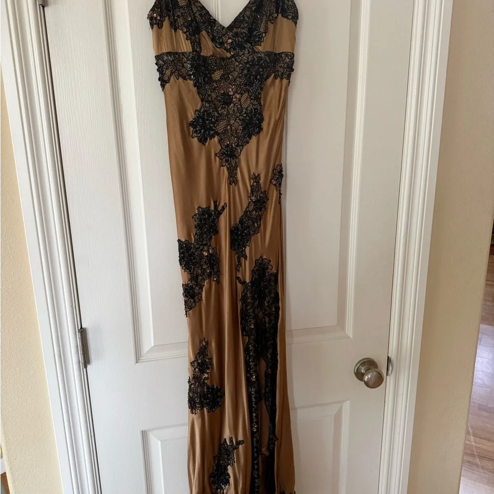 Sue Wong Vintage Silk Gold Satin Maxi with Black Lace Appliqué Detailing - Picture 5 of 6